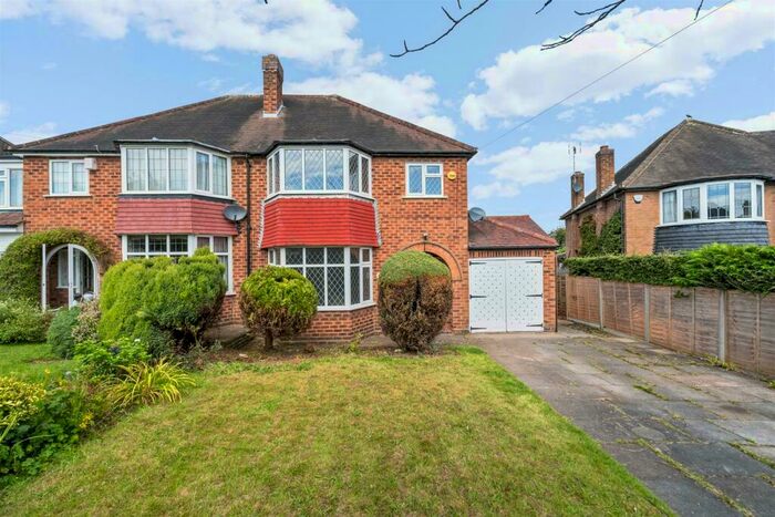 3 Bedroom House To Rent In Wroxall Road, Solihull, B91