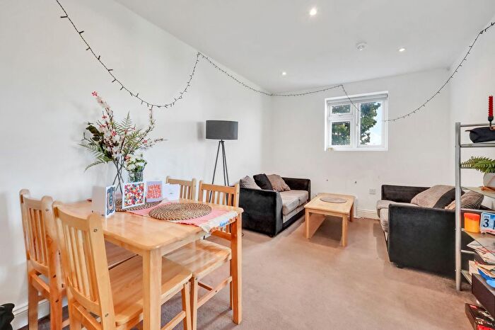 2 Bedroom Flat To Rent In Islip Street, London, NW5