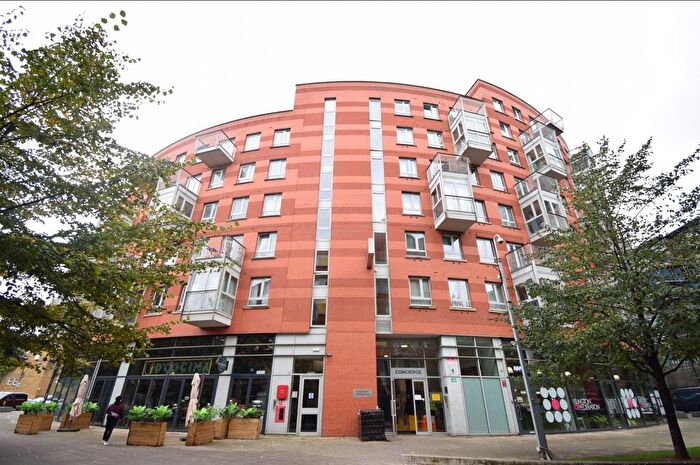 2 Bedroom Flat For Sale In Eden Grove, London, N7
