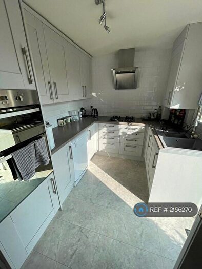 2 Bedroom Flat To Rent In Westland Drive, Lee-On-The-Solent, PO13