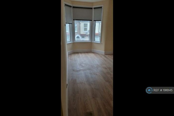 2 Bedroom Flat To Rent In Wigston Road, London, E13