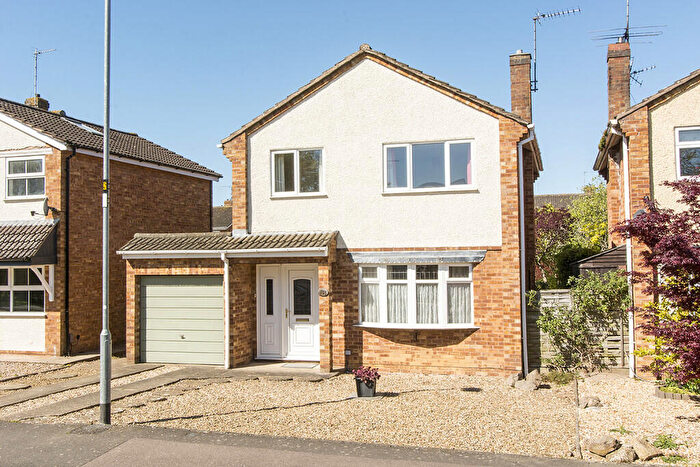 3 Bedroom Detached House For Sale In Cromwell Crescent, Market Harborough, LE16