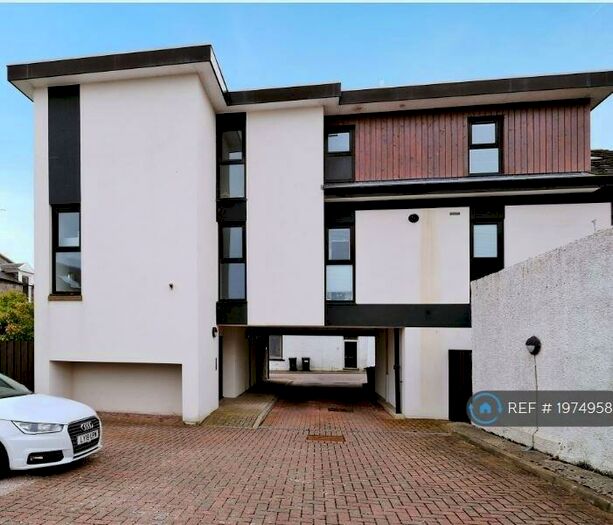 2 Bedroom Flat To Rent In Broomhill, Aberdeen, AB10