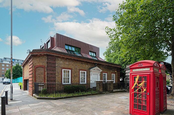 3 Bedroom Flat For Sale In Branch Road, Limehouse, London, E14