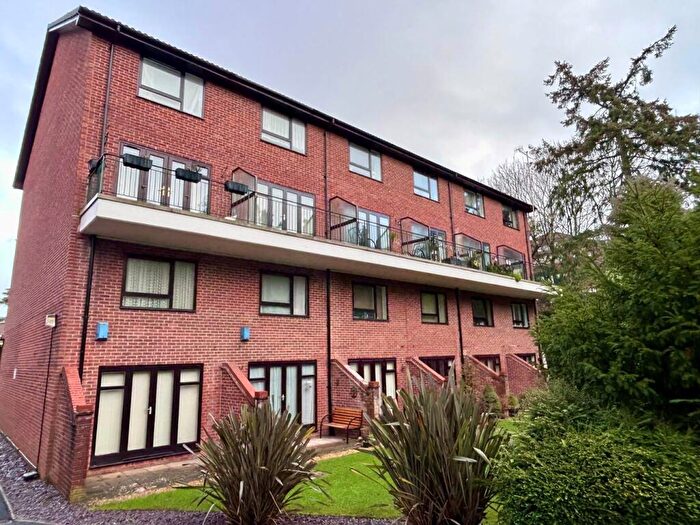 2 Bedroom Maisonette For Sale In Lindsay Road, Branksome Park, BH13