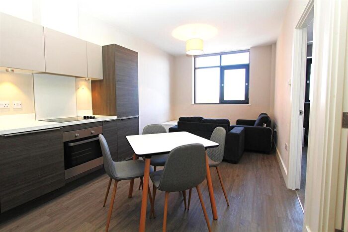 1 Bedroom Flat To Rent In Dawsons Square, Pudsey, LS28