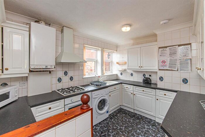 2 Bedroom Flat To Rent In Church Road, Gosforth, Newcastle Upon Tyne, NE3