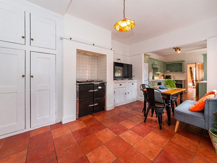 2 Bedroom Flat To Rent In Church Road, Reading, RG4