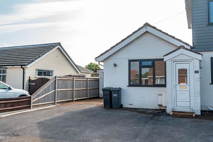 2 Bedroom Property To Rent In Eastoke Avenue, Hayling Island, PO11