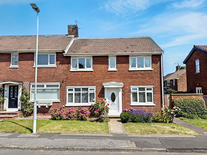 4 Bedroom Semi-Detached House For Sale In Morton Square, Peterlee, Durham, SR8