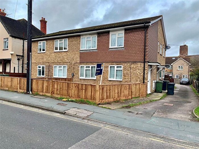 2 Bedroom Flat For Sale In Guildford, Surrey, GU2