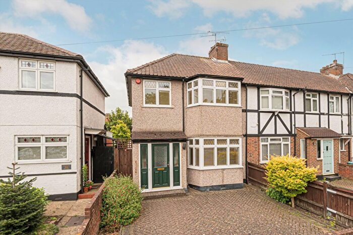 3 Bedroom Property For Sale In Warren Road, Whitton, TW2