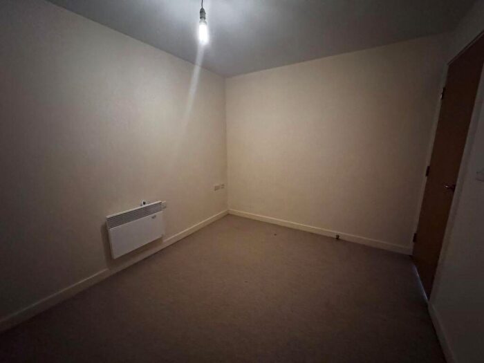 2 Bedroom Apartment For Sale In Apartment Anchorpoint, Bramall Lane, Sheffield, South Yorkshire, S2