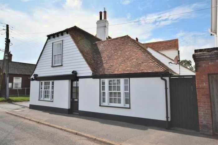 3 Bedroom Semi-Detached House For Sale In Skinner Road, Romney Marsh, TN29