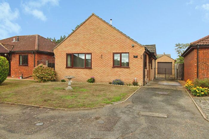 2 Bedroom Detached Bungalow For Sale In Broughton Close, Colchester, CO2
