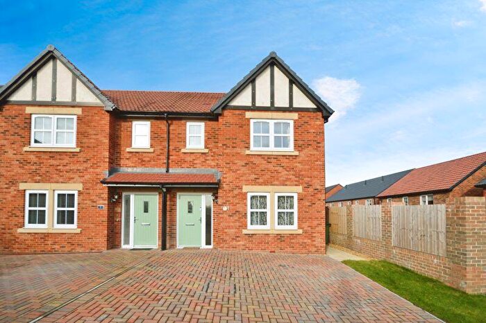 3 Bedroom Semi-Detached House For Sale In Eadington Court, Alnwick, NE66