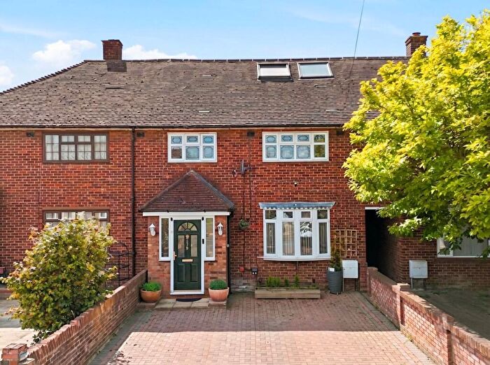 4 Bedroom Terraced House For Sale In Daiglen Drive, South Ockendon, RM15