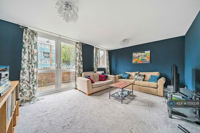 3 Bedroom Maisonette To Rent In Sedgmoor Place, London, SE5