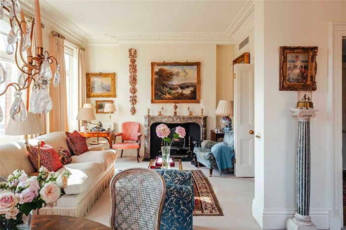 2 Bedroom Flat To Rent In Mount Street, Mayfair, W1K