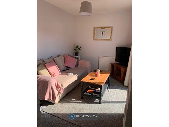 1 Bedroom Flat To Rent In The Drive, Rochford, SS4