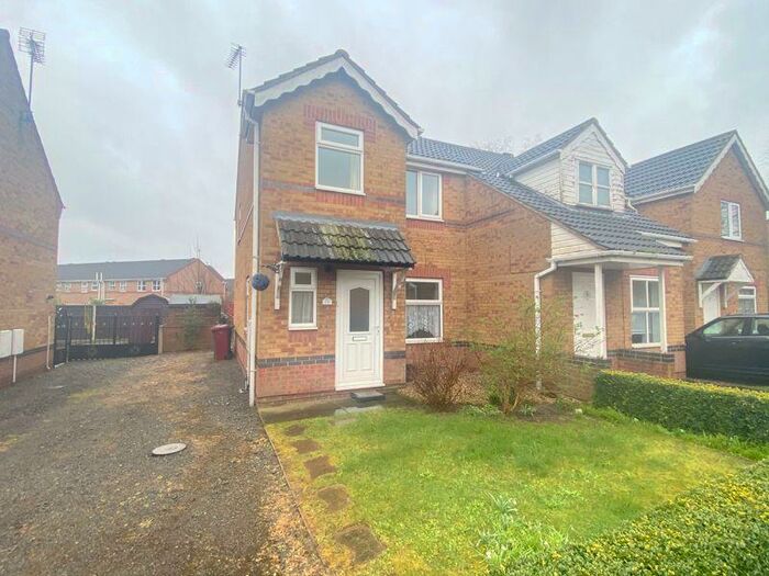 3 Bedroom Terraced House To Rent In Tulip Road, Scunthorpe, DN15