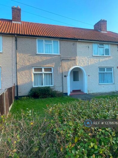 2 Bedroom Terraced House To Rent In Bentry Road, Dagenham, RM8