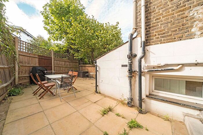 1 Bedroom Flat To Rent In Union Road, London, SW4
