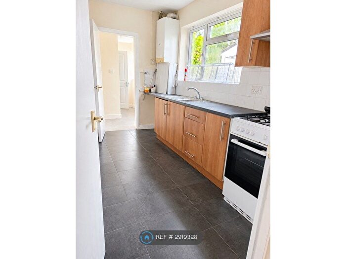 4 Bedroom Semi Detached House To Rent In Merridale St West, Wolverhampton, WV3