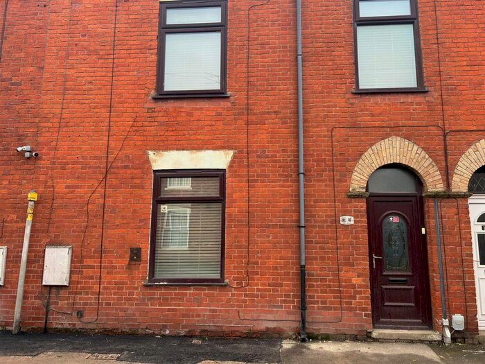 3 Bedroom Terraced House To Rent In Field Street, Hull, HU9