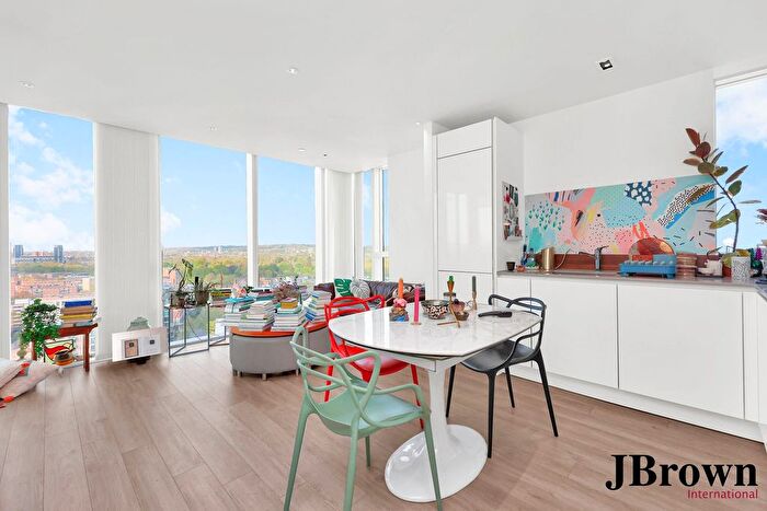 2 Bedroom Flat To Rent In Skyline Apartments, London, N4