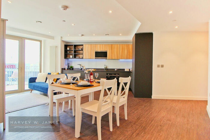 2 Bedroom Apartment To Rent In Westgate Apartments, E16