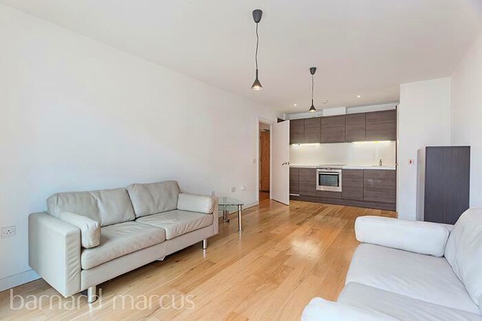 1 Bedroom Flat To Rent In Crampton Street, London, SE17