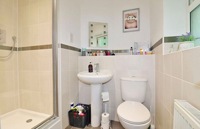 2 Bedroom Flat For Sale In Mescott Meadows, Hedge End, SO30