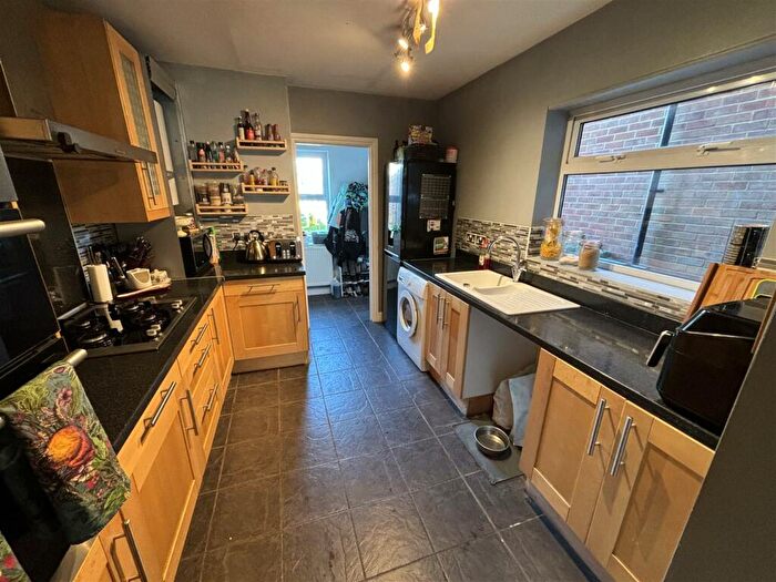 3 Bedroom Terraced House For Sale In Parliament Street, Chippenham, SN14