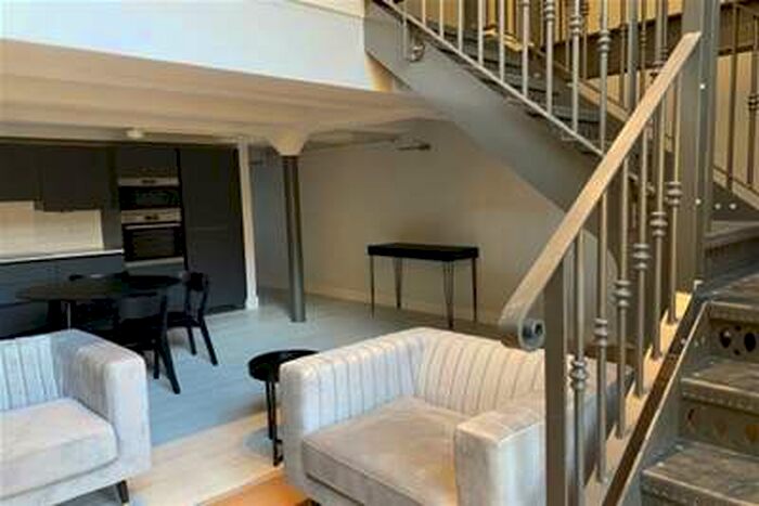 2 Bedroom Flat To Rent In Tobacco Warehouse, L3