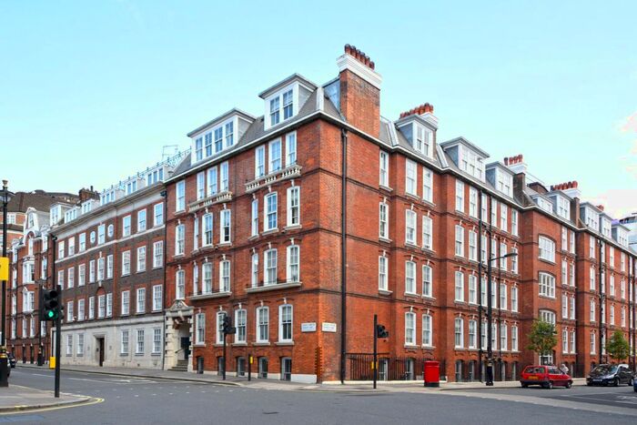 3 Bedroom Flat To Rent In Westminster Mansions, Great Smith Street, London, SW1P