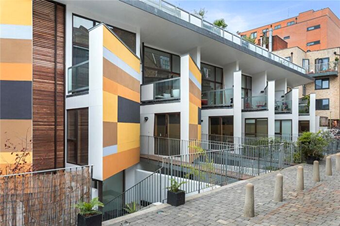 3 Bedroom Terraced House To Rent In Mears Close, London, E1