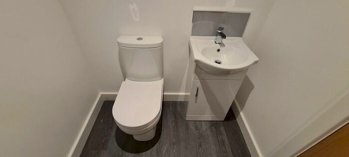 1 Bedroom Flat To Rent In West Street, PO16