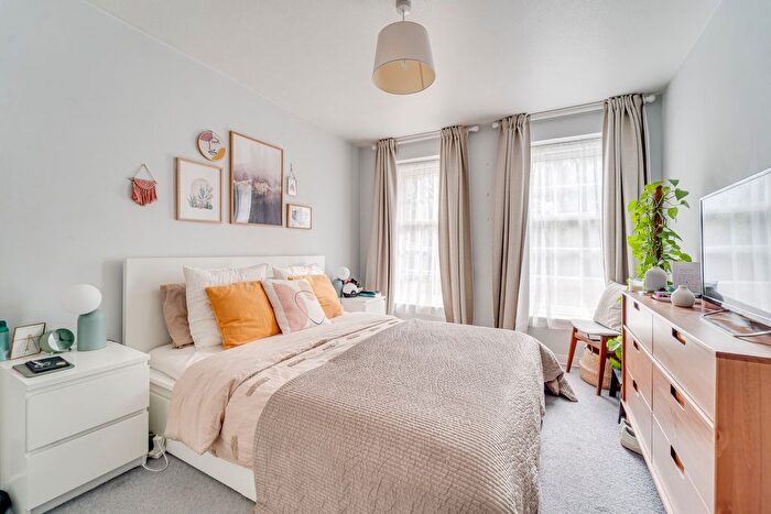 2 Bedroom Flat To Rent In Stanhope Road, Highgate, London, N6