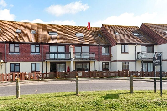 3 Bedroom Flat To Rent In , Armada Court, East Bracklesham Drive, Bracklesham Bay, West Sussex, PO20