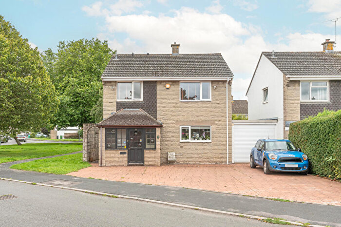 4 Bedroom Detached House For Sale In Cope Park, Almondsbury, Bristol, BS32