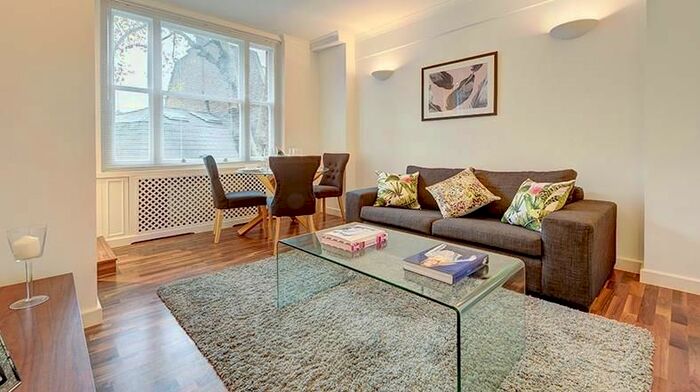 2 Bedroom Flat To Rent In Hill Street, London, W1J