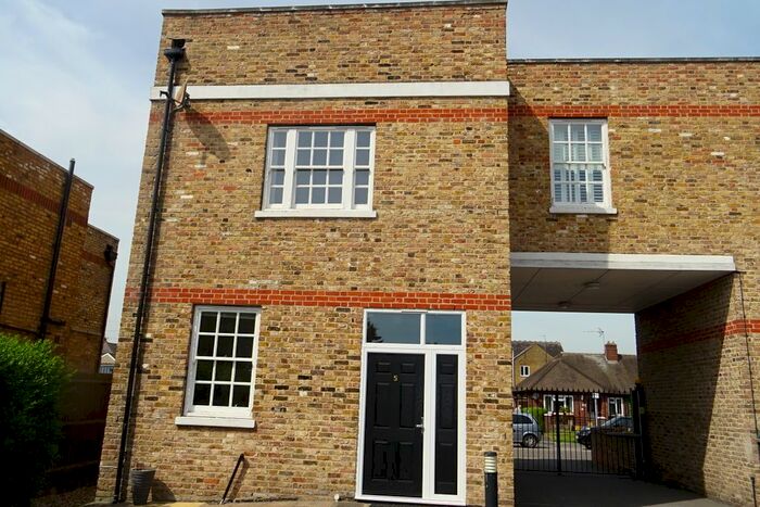 2 Bedroom End Of Terrace House To Rent In Burford House, Burford Street, Hoddesdon, EN11