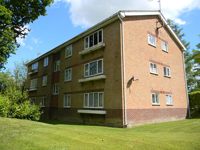 1 Bedroom Flat To Rent In Balcombe Road | Crawley | | New Move Estate Agency, RH10