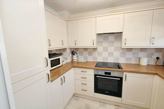 2 Bedroom Flat For Sale In Churchill Court, Aylesbury, HP21