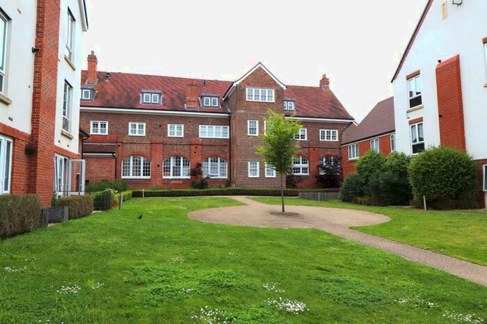 2 Bedroom Flat To Rent In Flat Abbessway, PO7
