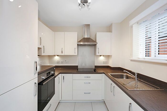 1 Bedroom Flat To Rent In Clive Road, Batchley, Redditch, B97