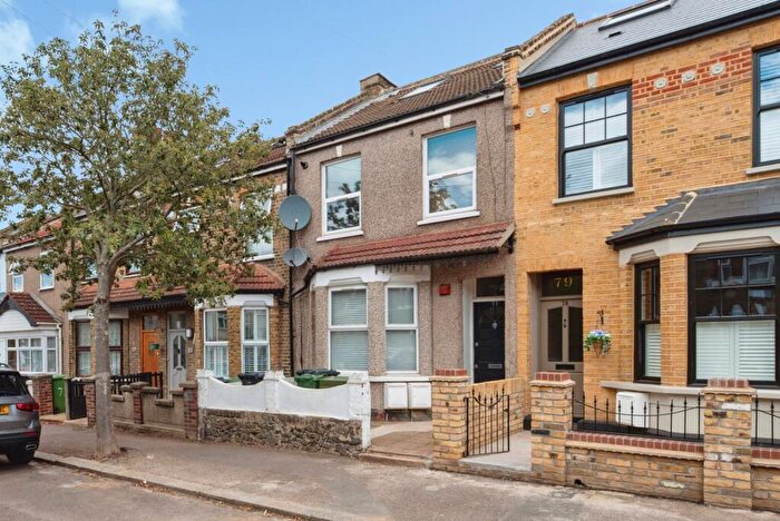 1 Bedroom Flat For Sale In Somers Road, Walthamstow, E17
