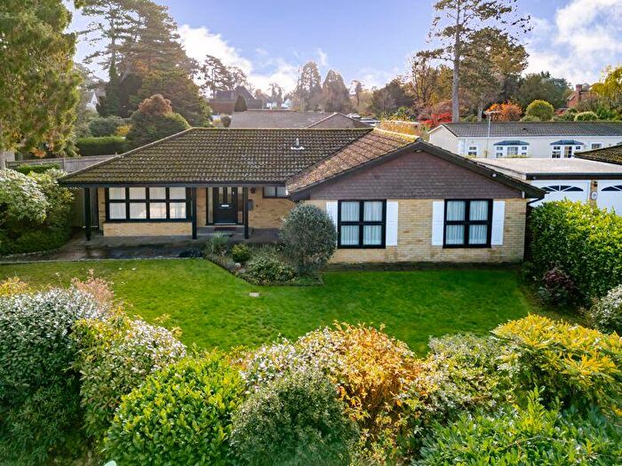 3 Bedroom Detached Bungalow For Sale In Homefield Road, Warlingham, CR6