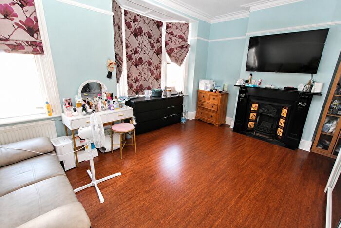 3 Bedroom Flat For Sale In Dolphin Street, Herne Bay, CT6